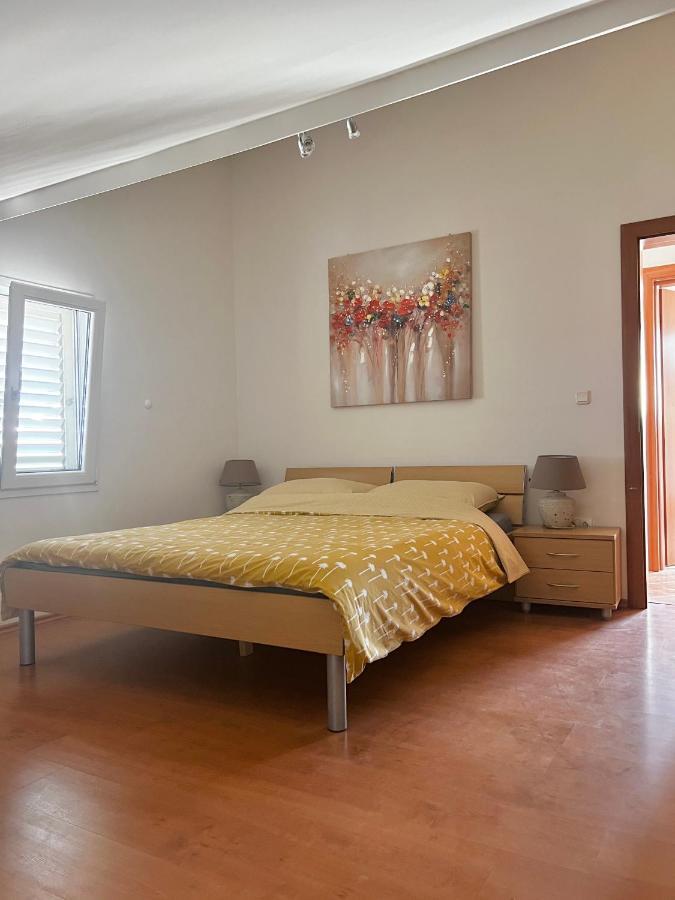 D.O.O. Yury Apartment Τρογκίρ Εξωτερικό φωτογραφία
